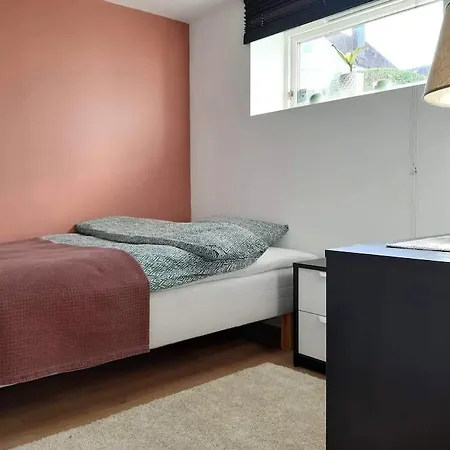 아파트 By The Sea *