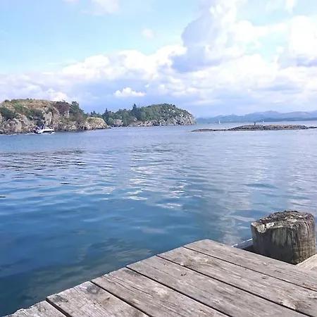By The Sea Apartman